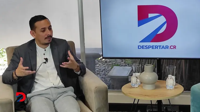 Ariel Robles precandidato presidencial del Frente Amplio en entrevista con Despertar.cr