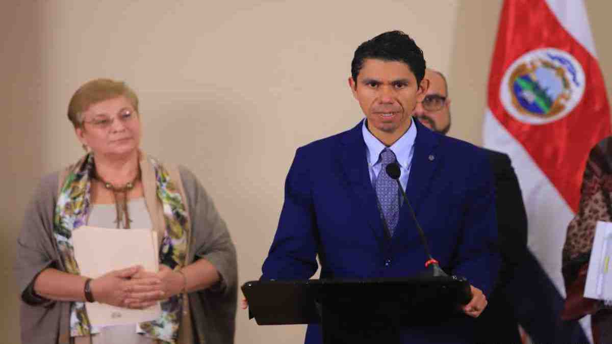 Luis Amador puentes listo listo.jpg ll