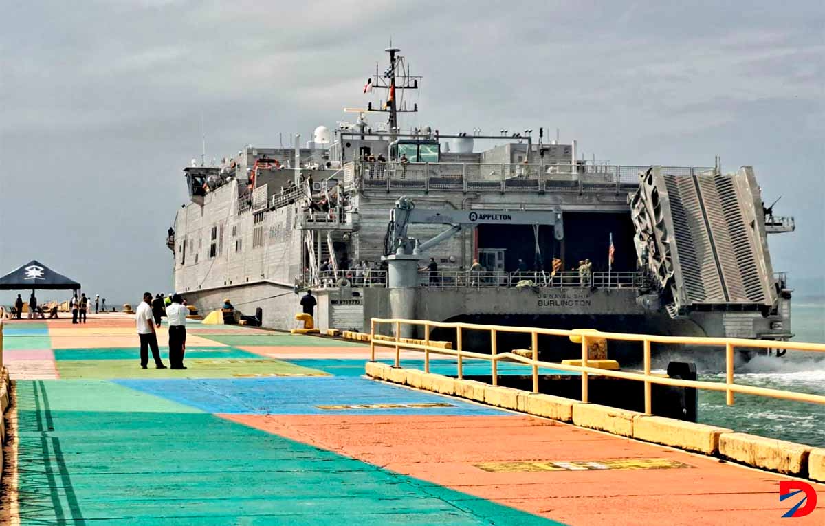 El USNS Burlington es la embarcación que trajo a la Misión Promesa y está atracado en el muelle de Cruceros de Japdeva. Foto: CCSS