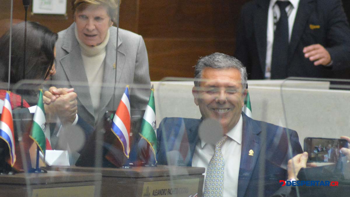 El jefe de fracción Oscar Izquierdo espera ser ratificado en el puesto el primero de mayo. Foto Sócrates Colindres